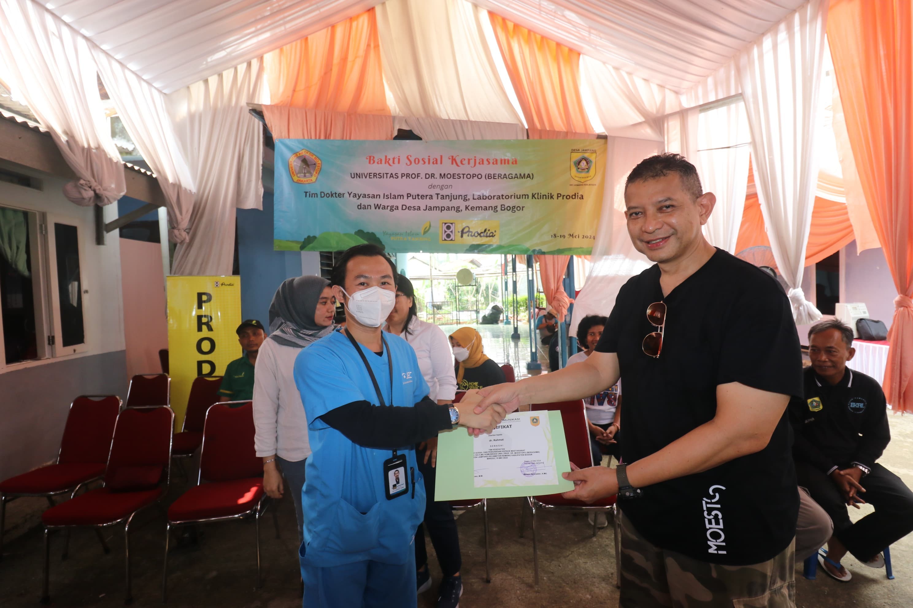 Tak Hanya Unggul di Pendidikan, FIKOM Universitas Moestopo Berguna Bagi Masyarakat