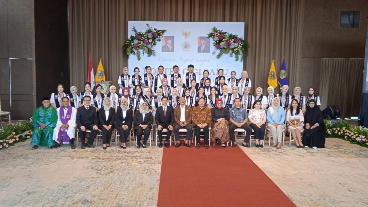 36 Mahasiswa FKG Universitas Moestopo Jalani Sumpah Dokter Gigi